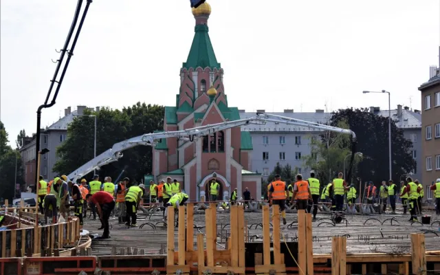 FOTO/VIDEO: U Bristolu probíhají unikátní práce. Celý most se musí vybetonovat za jediný den