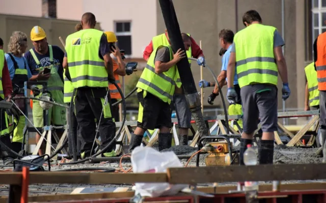 FOTO/VIDEO: U Bristolu probíhají unikátní práce. Celý most se musí vybetonovat za jediný den