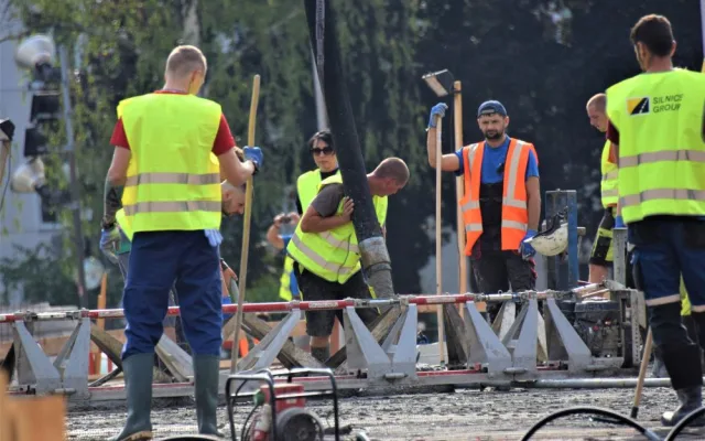 FOTO/VIDEO: U Bristolu probíhají unikátní práce. Celý most se musí vybetonovat za jediný den