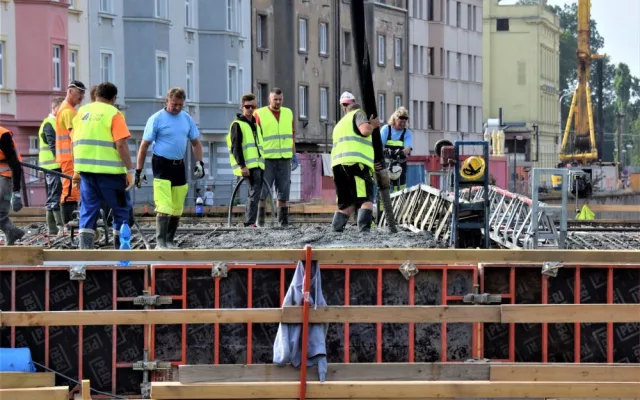 FOTO/VIDEO: U Bristolu probíhají unikátní práce. Celý most se musí vybetonovat za jediný den