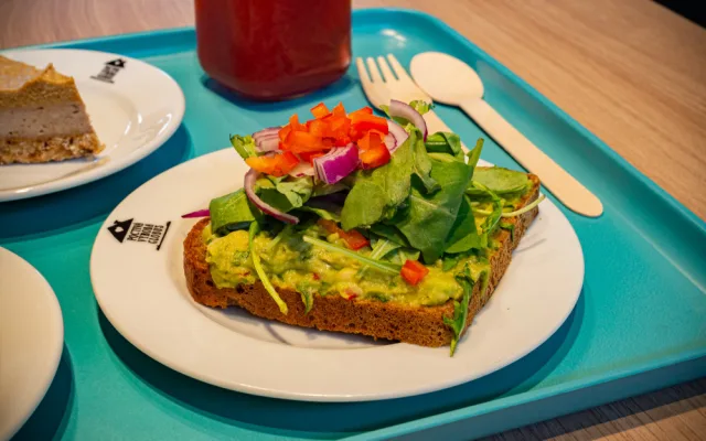 FOTO: Poslední etapa modernizace olomouckého Globusu už je u konce. Vznikl gril i zdravé bistro