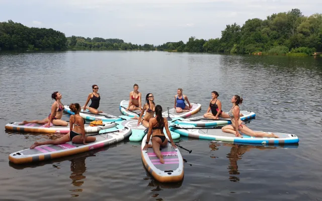 FOTO: Na Poděbradech se cvičí Paddle Yoga, zábavným způsobem procvičíte celé tělo