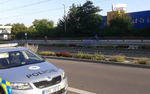 FOTO: Policisté dnes ráno zastavili dvacet cyklistů, kteří porušili zákon. Kontroly budou pokračovat