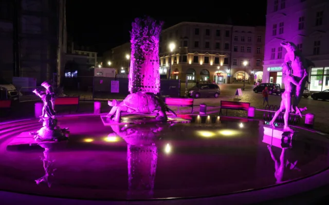 FOTO: Lasery nad Trojicí, SuperStar i klasické barokní opery. Festival BarokOlomouC oživil centrum města