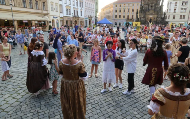 FOTO: Lasery nad Trojicí, SuperStar i klasické barokní opery. Festival BarokOlomouC oživil centrum města