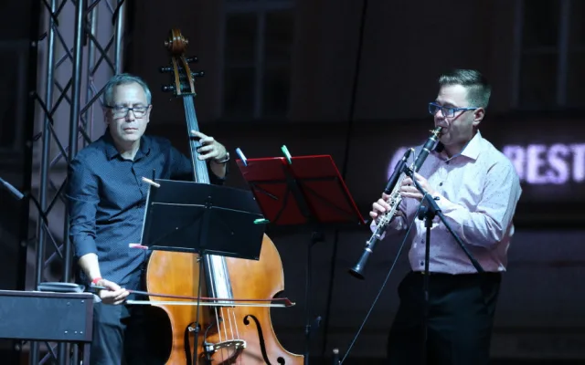 FOTO: Lasery nad Trojicí, SuperStar i klasické barokní opery. Festival BarokOlomouC oživil centrum města