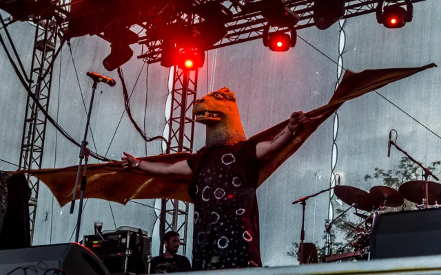 FOTOGALERIE: Létofest letos přilákal davy lidí, neodradily je ani bouřkové mraky a občasný déšť