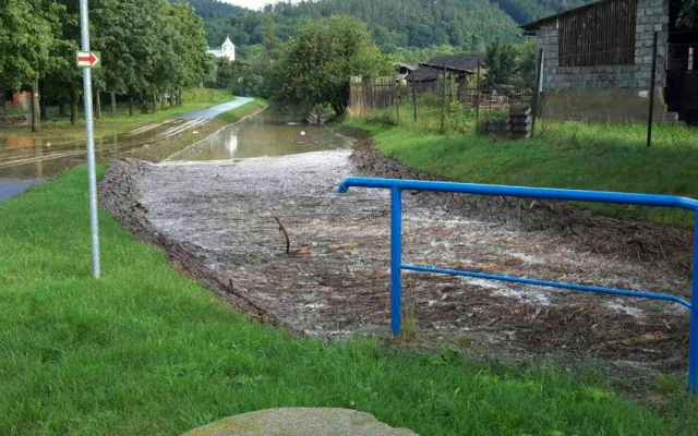 FOTO: Silné bouřky zaměstnaly hasiče na Přerovsku a Prostějovsku, vyjížděli čtyřicetkrát