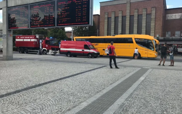 Budova hlavního nádraží byla uzavřena. Hasiči prověřovali únik neznámé látky