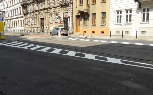 FOTO/VIDEO: Provoz v Palackého ulici je v normálu. Silnice je opravena