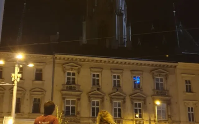 Po Olomouci se na chodnících objevila velká srdce.  Chtěli jsme do světa vypustit trochu lásky, říká Petr Bouška