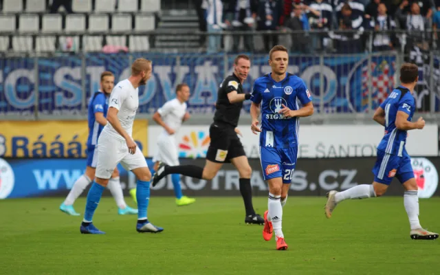 FOTOGALERIE: Sigma nevyužila oslabení Slovácka, které dohrávalo v deseti, remizovala 2:2