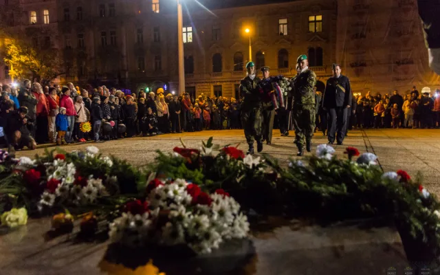 FOTO/VIDEO: Lampionový průvod, pietní akt i velkolepý ohňostroj. Olomoučané si připomněli výročí vzniku Československa