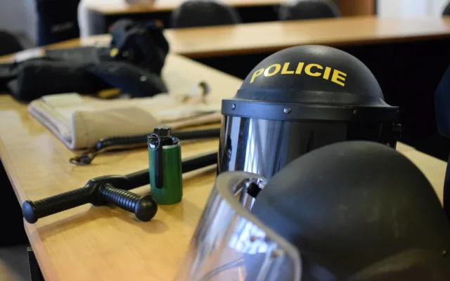 FOTO: Policie pořádala v centru Olomouce Kariérní den. Láká hlavně na náborový příspěvek