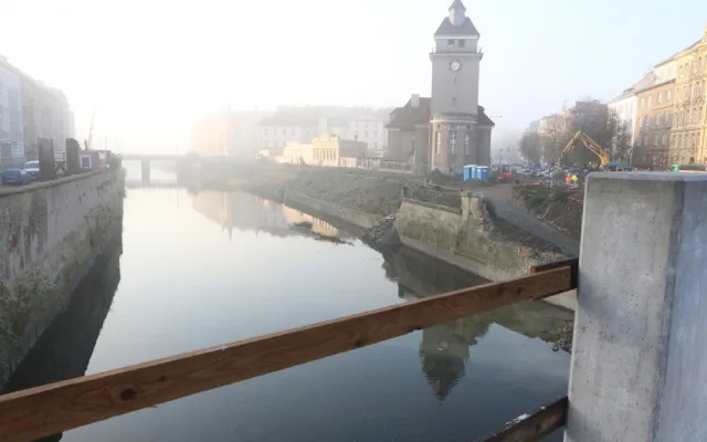 FOTO: Most v Komenského ulici se otevře 18. prosince. Podívejte se, jak vypadá