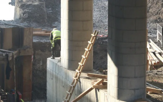 FOTO: Most v Komenského ulici se otevře 18. prosince. Podívejte se, jak vypadá