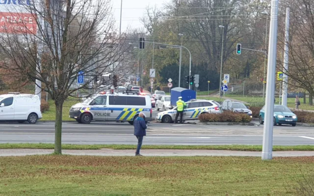 AKTUÁLNĚ: Policisté, kteří bourali u Šantovky, mířili k zásahu. Tam však nedojeli