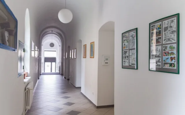 Studovat na olomoucké Polygrafce je jako stát jednou nohou přímo v profesním životě, říká tamní studentka Klára