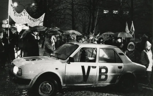 FOTO: Podívejte se na olomoucký listopad 1989 očima přímých svědků