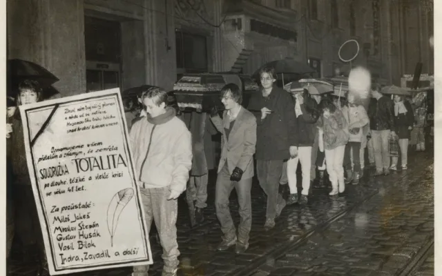 FOTO: Podívejte se na olomoucký listopad 1989 očima přímých svědků