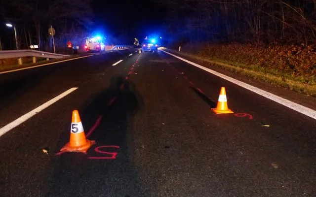 Řidič ujel od dopravní nehody, kterou měl způsobit. Pátrá po něm policie