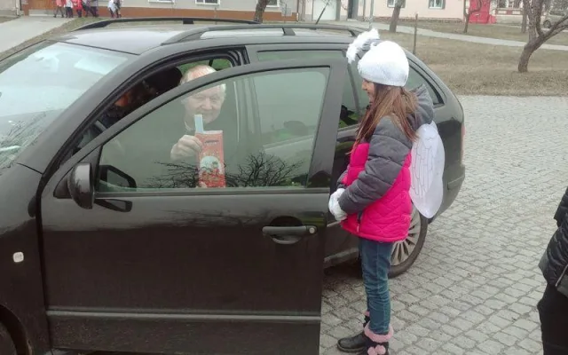 Děti ve Smržicích pomáhaly policistům s kontrolami