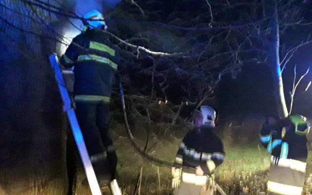 FOTO: Silvestr v Olomouckém kraji byl z pohledu záchranářů klidný, hasiči se ale zapotili