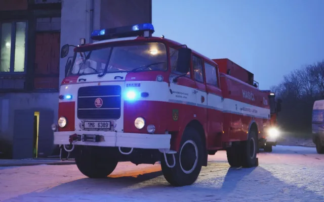 FOTO: V Bělkovicích-Lašťanech hasiči likvidovali požár v zásobníku sušičky pilin