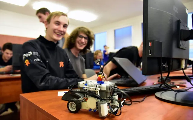 Soutěž Roboti@FSI