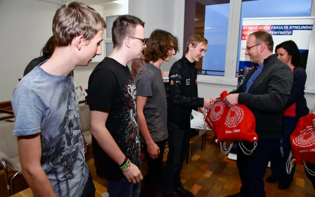 Soutěž Roboti@FSI