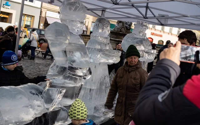 FOTOGALERIE: Olomouckým náměstím prošel druhý masopustní průvod