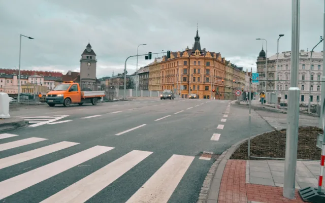 FOTO/VIDEO: Přes most u Bristolu po téměř dvou letech dnes poprvé projedou auta. Takto to tam ráno vypadalo
