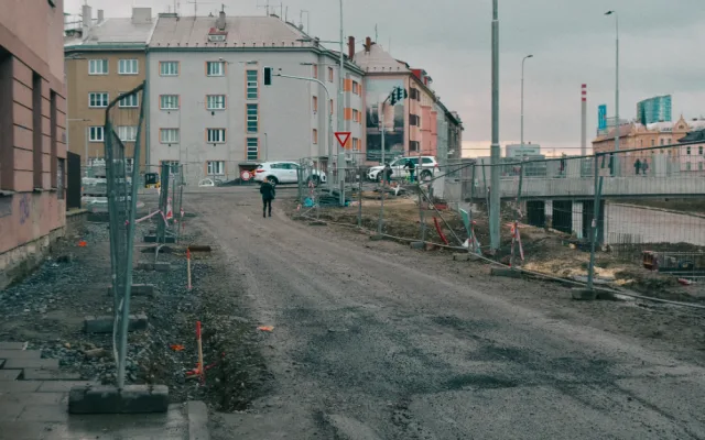 FOTO/VIDEO: Přes most u Bristolu po téměř dvou letech dnes poprvé projedou auta. Takto to tam ráno vypadalo