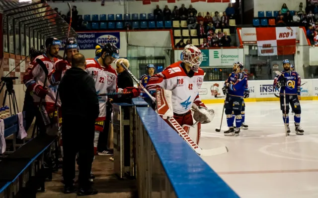 FOTOGALERIE: Hokejisté Olomouce v úvodním zápase předkola nadělili ševcům bůra! Takto vypadal zápas