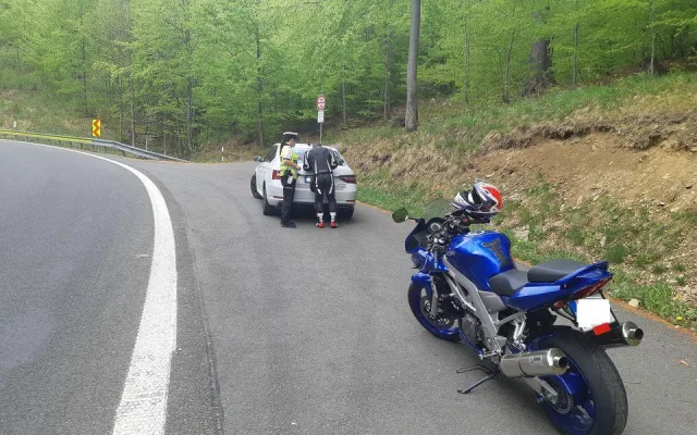 Policisté se o víkendu zaměřili na kontrolu motocyklistů v nebezpečných úsecích