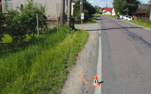 Opilý řidič Octavie v pondělí ráno kličkoval od plotu ke plotu. Nadýchal ještě skoro jedno a půl promile