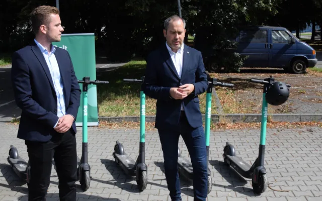 První v republice! V Olomouci se spustil provoz elektrických koloběžek Bolt