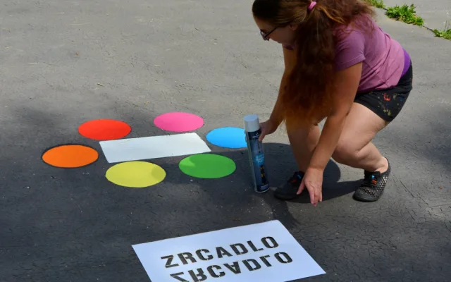 Staré hřiště na ulici Na Vozovce dostalo nové neobvyklé herní prvky