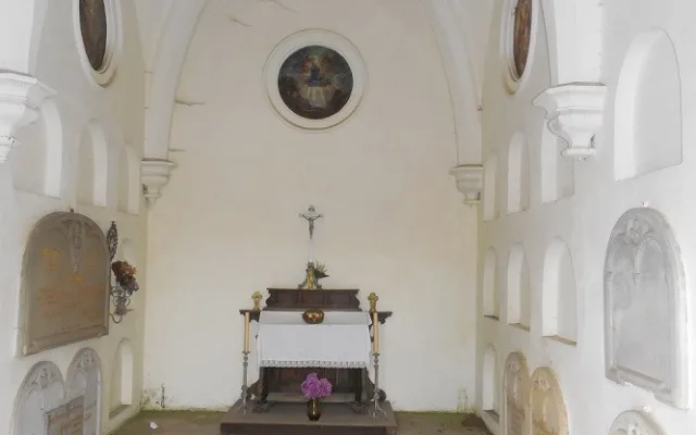 Šlechtická hrobka na hřbitově v Rokytnici z první poloviny 19. století se stala památkou