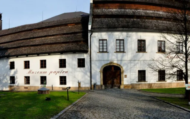 Víkend v ruční papírně ve Velkých Losinách bude nabitý programem pro děti i rodiče