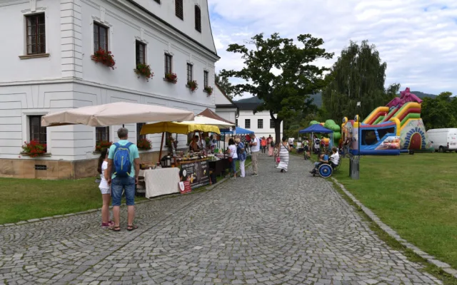 Víkend v ruční papírně ve Velkých Losinách bude nabitý programem pro děti i rodiče