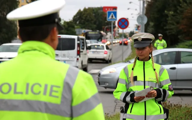 Policie rozjela po celém kraji akci Zebra se za tebe nerozhlédne. Zaměřena je na nezletilé