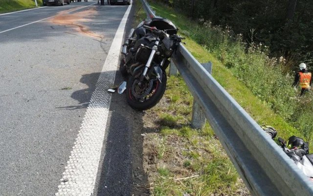 Na Červenohorském sedle se zranil motorkář. Zasahoval vrtulník, silnice musela být uzavřena