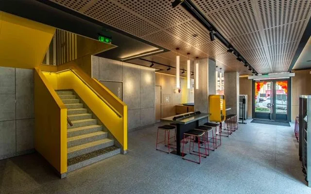 FOTO: Nový McDonald's v Olomouci. Podívejte se, jak vypadá restaurace s unikátním designem