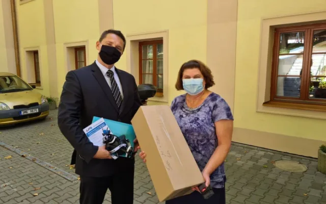 Olomoucká městská policie dostala nanomasky. Putují také do hospice na Svatém Kopečku