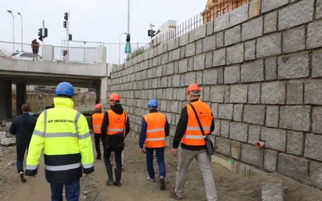 FOTO: Z Itálie přijely komponenty nového mostu. Přezdívá se mu Rejnok