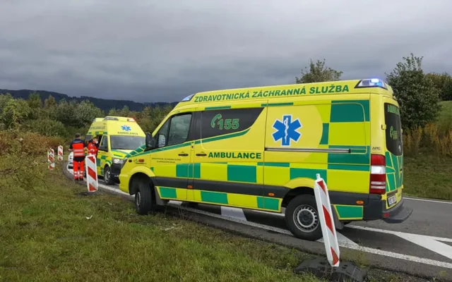 AKTUÁLNĚ: Dálnici D1 u Lipníku nad Bečvou zablokovala vážná nehoda čtyř aut, sedm osob zraněno