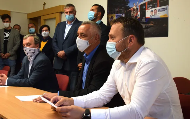 Olomoucký kraj povedou Piráti se STAN, Spojenci a ODS. Známé je i jméno nového hejtmana