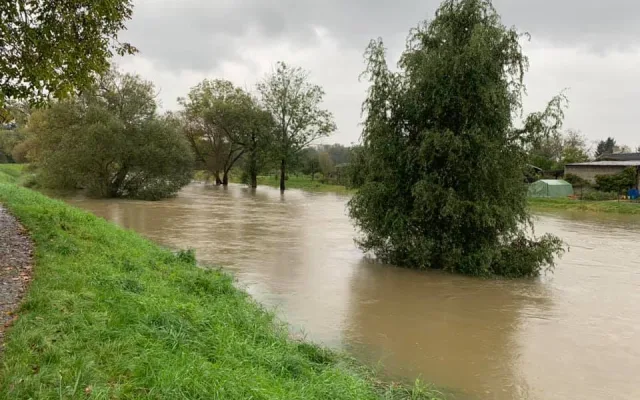 V Olomouckém kraji stále platí dva druhé povodňové stupně. Morava stoupá už jen mírně