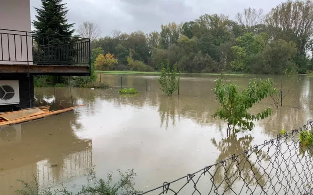 V Olomouckém kraji stále platí dva druhé povodňové stupně. Morava stoupá už jen mírně